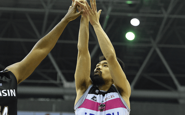 秋田ノーザンハピネッツが西地区首位を敵地で撃破、シーホース三河の連勝は「5」でストップ