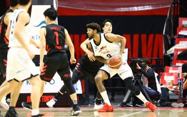 オールドスクールバスケットで得点を量産する富山グラウジーズ