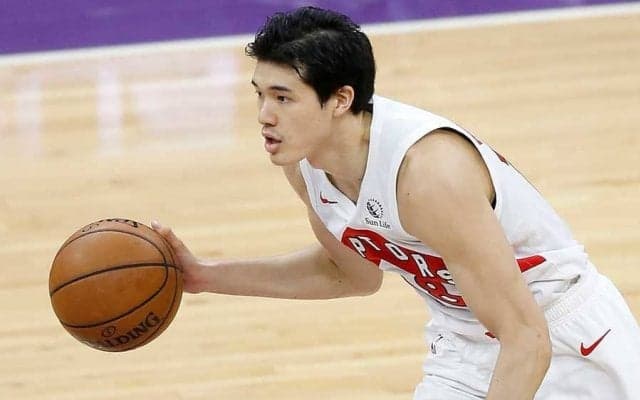 【NBA】渡邊雄太、211cm男をブロック　実況席も叫んだ献身守備に米興奮「本契約しなさい！」