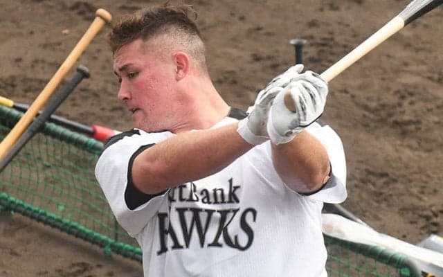 鷹・小久保ヘッドが「楽しみ」というパワー　“ポスト松田”を狙う4年目の大砲候補