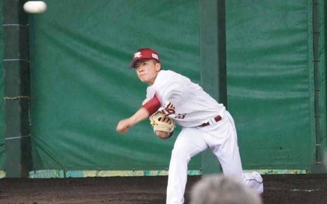 楽天ドラ1早川、初ブルペンで真っ直ぐ約40球　見守った石井監督と話し込む場面も