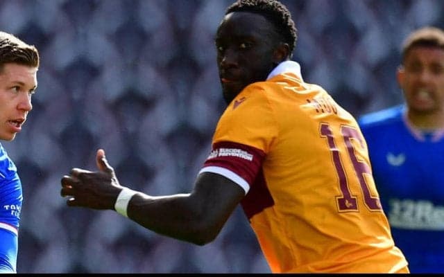 C・ロナウド超えの最高到達点262cm！ ヘディングゴールを決めたウガンダ代表DF「電話が鳴りやまなくて怖い！」