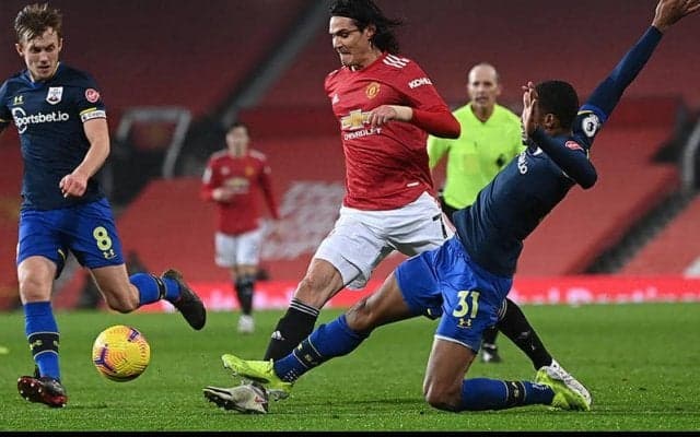 ユナイテッド、記録的大勝劇の裏で不安要素…HT交代カバーニが足首負傷