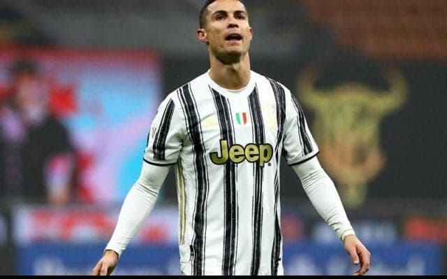 嫌悪感丸出し…！2ゴールも途中交代のC・ロナウド、納得いかずのリアクションが話題に