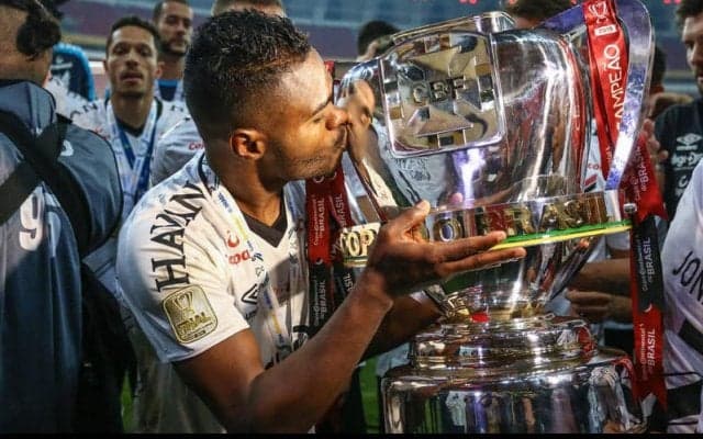 柏が7人目のブラジル人選手獲得？ セリエA195試合出場のニコンに興味と現地報道