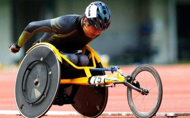 香取慎吾がチーム名を考案。金メダルに近い男・佐藤友祈がプロ宣言