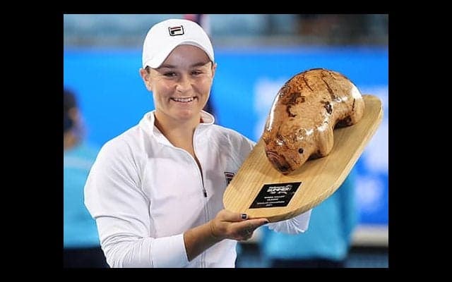  女王が約1年ぶり大会出場でV 