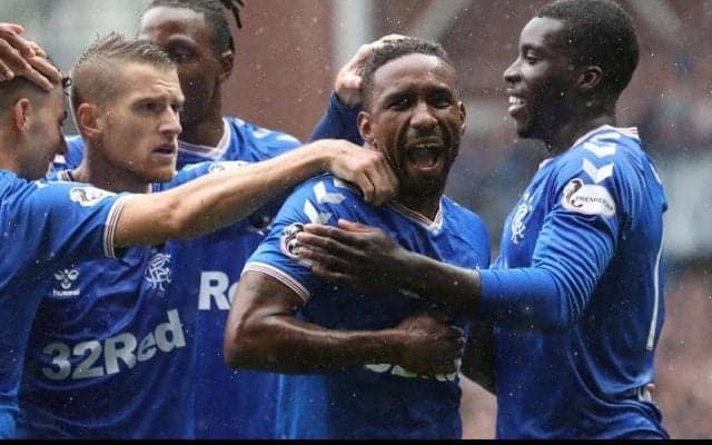 デフォーが圧倒的なゴールへの嗅覚を見せて決めたパーフェクトハット【ハットトリック・ヒーローズ】