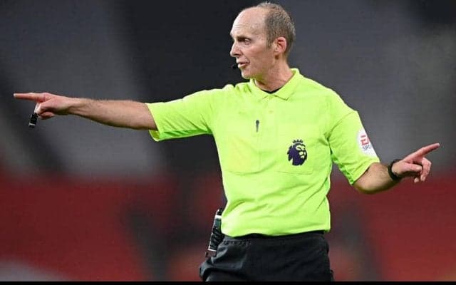 「冗談だろ？」「間違いを申し出るべき」プレミア名物主審がピンチ、2試合連続でレッドカード取り消しも？