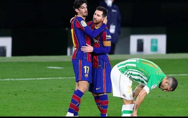 途中投入メッシがさすがの存在感!　トリンコン待望の移籍後初弾でベティス撃破のバルセロナがリーグ6連勝!《ラ・リーガ》