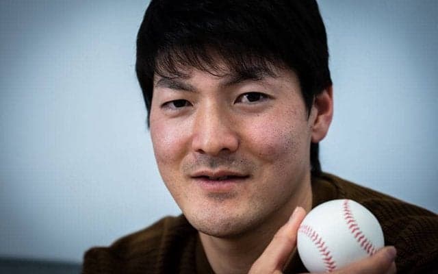 菓子折りを持ってくるメジャーリーガー　自然と愛され、伸びる有原航平という男の素顔
