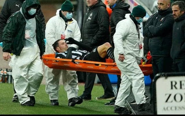 サウサンプトン戦でヒザ負傷のニューカッスルDFシェアが数カ月離脱へ