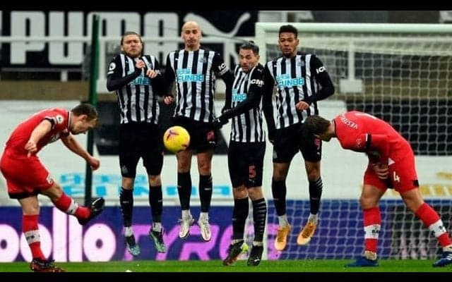 デヴィッド・ベッカムの記録を脅かす大砲 ウォード=ブラウズ