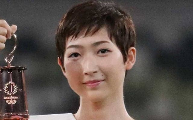 池江璃花子、骨折公表の親友に“手のひら文字”でエール「Never give up! Sarah!!」