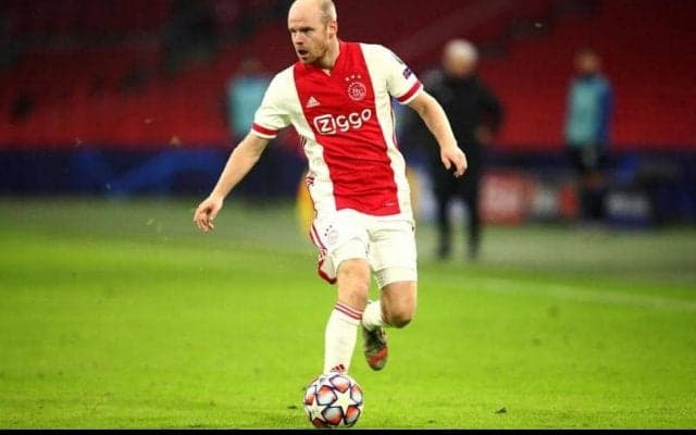 アヤックスの名手クラーセンが咄嗟の反応で決めた美しいオーバーヘッド弾【インクレディブル・ゴールズ】