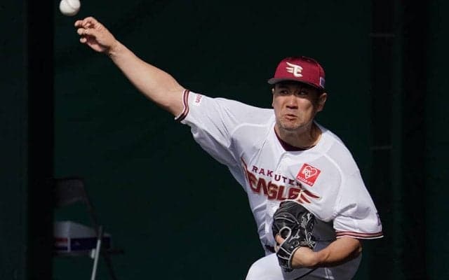 22歳審判員にも最高の教材　楽天・田中将大の抜かりない“ストライクゾーン”調整