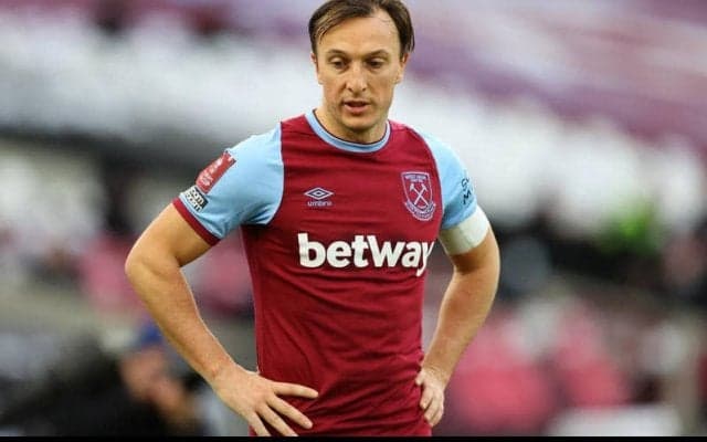 なぜ？ スローインしたのにタックル、ラグビーのような斬新な妨害が話題に