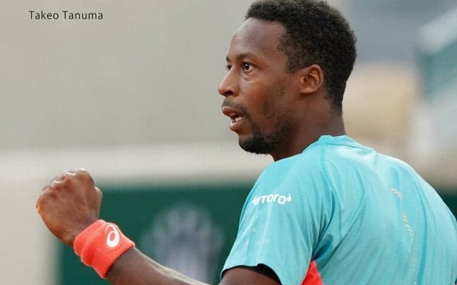 応援の言葉がモンフィスを勇気づける。「近い将来、必ず復活する」と宣言