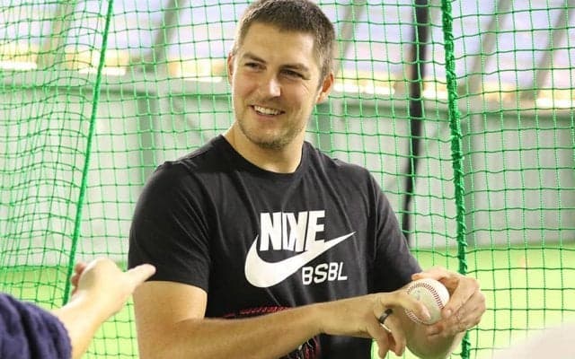 【MLB】ド軍移籍バウアーが入団会見で背番号「27」披露　世界一連覇へ「挑戦するのが楽しみ」