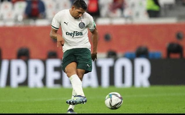 「史上最も変な助走」元JリーガーがCWCで見せた“史上最悪のPKミス”が酷評「最悪だったPKミスを全部まとめたよう」