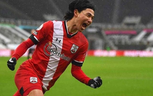 南野拓実、左足一閃の新天地初ゴールを内田篤人が称賛「体勢崩れながらニア上は凄い」