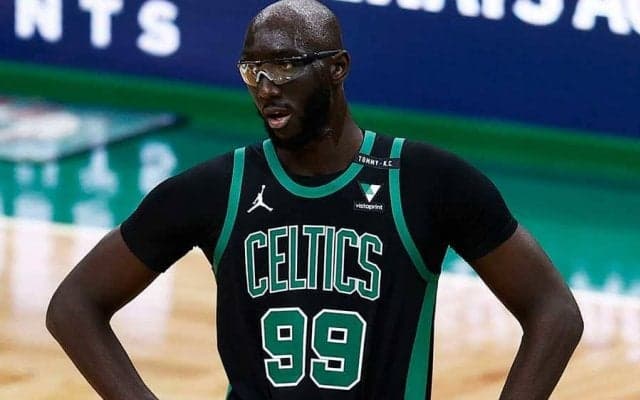 【NBA】226cm男、相手が小さく見える“余裕のダンク”に米驚愕「モンスター」「不公平（笑）」