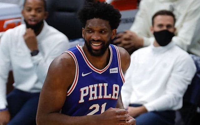 ベン・シモンズがキャリアベストのシーズンを送るエンビードについて「彼は試合を支配している」