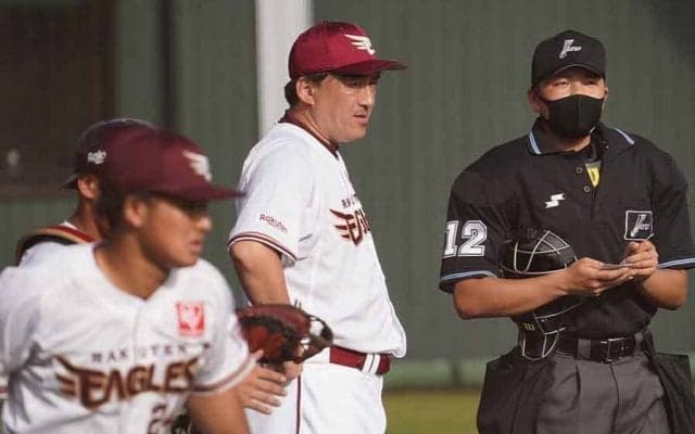 楽天石井GM兼監督が対外試合初采配で白星　若手打線が躍動で井口ロッテに快勝