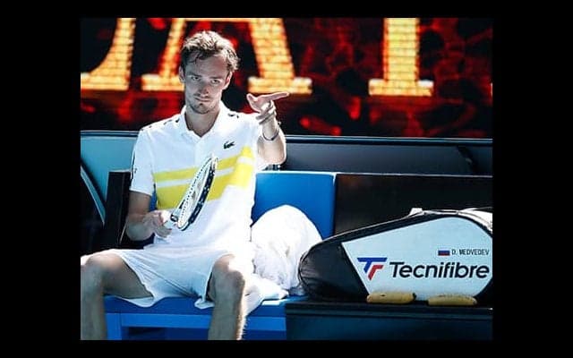  メド、コーチ退席は「最適」 