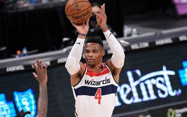 【NBA】ウェストブルックが“珍ダンス”　中断中の愉快な一幕に米反響「チアリーダーみたい」