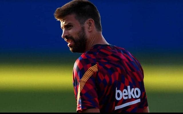 ヒザ負傷中のバルサDFピケがPSG戦の復帰を諦めず？ 監督はリスク回避を希望