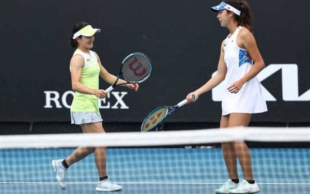 青山／柴原ペアが全豪OPベスト8進出。ストレート勝ちで今季負けなしの11連勝