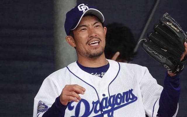 中日祖父江、キュンですっ“変顔”写真にツッコミ殺到「黙ってたらイケメンなのに…」