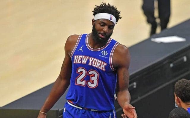 ニックスの先発センター、ミッチェル・ロビンソンが右手骨折により戦線離脱