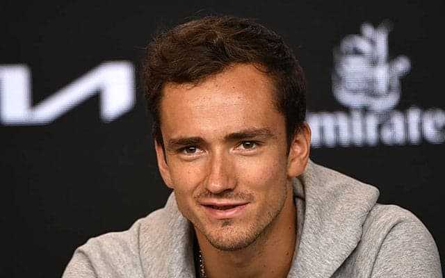 メドベージェフが世界192位に完勝! 準々決勝で同胞ルブレフと対戦