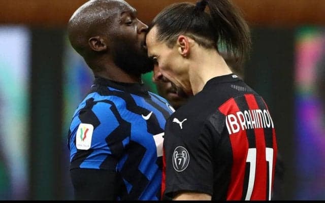 ズラタンとルカクの“睨み合い”が迫力満点の壁画に！来週末に直接対決！