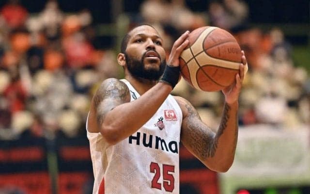 ディージェイ・ニュービルがゲームを支配する30得点、大阪エヴェッサが敵地で富山グラウジーズに連勝