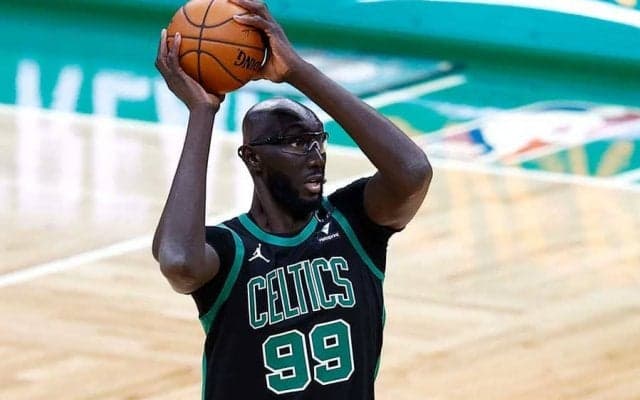 【NBA】226cm大巨人、ちびっ子驚きの“容赦なしブロック”に米再注目「フェイク映像のよう」