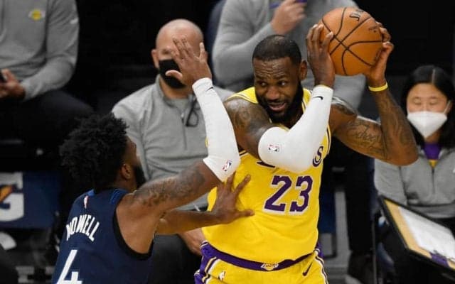 レイカーズがウルブズを破って今季22勝目を獲得…レブロンは30得点13リバウンドのダブルダブル