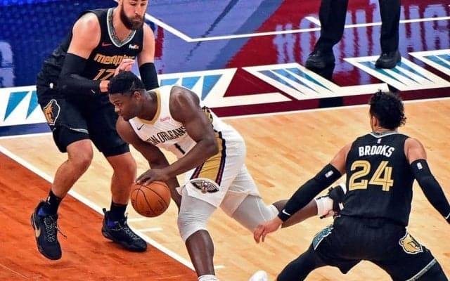 ザイオン・ウイリアムソン、同期の好敵手ジャ・モラントを圧倒するパフォーマンス「プレーメークを楽しんでいる」