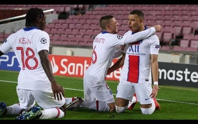 世界中の新聞が\"バルサの真っ暗な夜\"を楽しむ