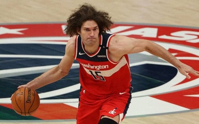 “サムライブルー”の「18番」で会場入りしたロペス「本田圭佑は世界中で幸運を呼ぶ男」