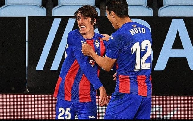 バルサ関心もエイバルで躍動するブライアン・ヒルはセビージャと新契約締結へ!