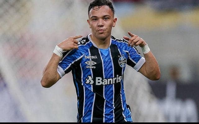 ポルトがビッグクラブ注目の逸材FWペペを完全移籍で獲得！ 契約解除金は90億円に設定