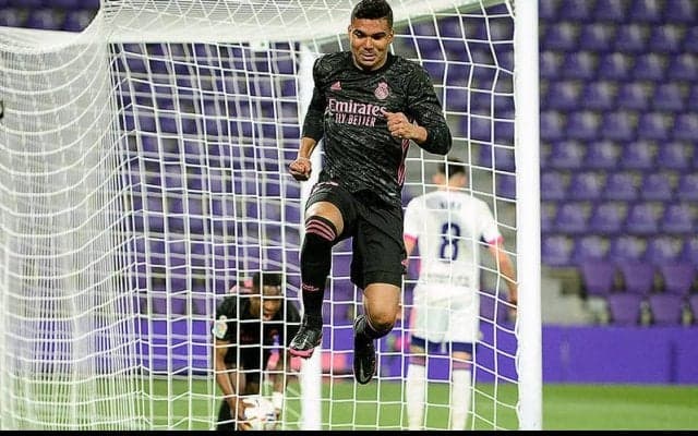 主力多数不在のマドリーがリーグ4連勝!　守護神クルトワの再三の好守にカゼミロがさすがの勝負強さ発揮!《ラ・リーガ》