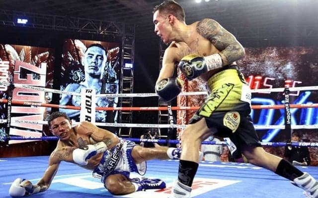 Sフェザー級に新王者が誕生！　左カウンター一撃で失神KO、デビュー29連勝で2階級制覇