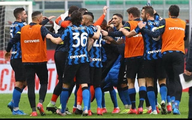 ダービー制して首位固めのインテル、コンテは「並外れたパフォーマンス」と称賛