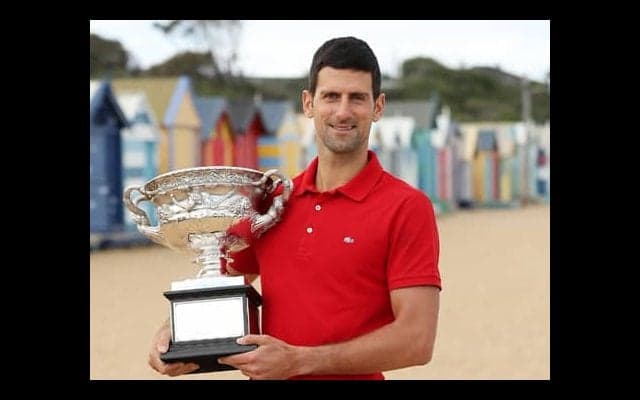  ジョコビッチ 一夜明け記念撮影 