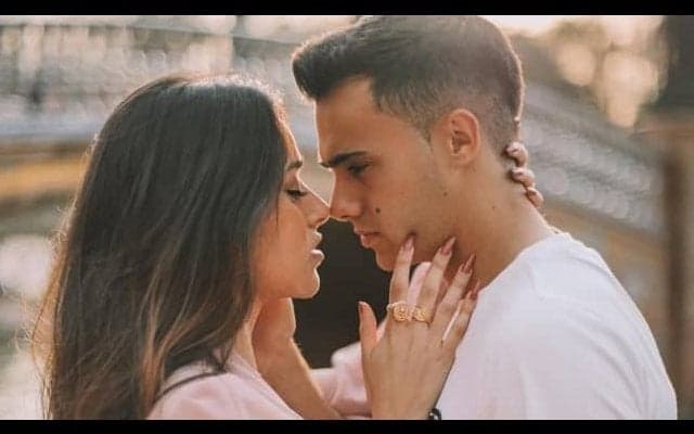 美人彼女の“ビッグサプライズ”にレギロン唖然 「マジか、マジか」と連呼