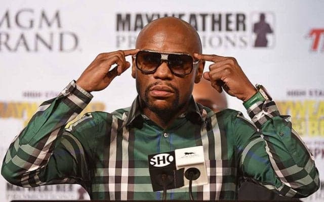 金満メイウェザー、重厚感ある超豪華ネックレスに海外反響「いくらするの？」「笑う」